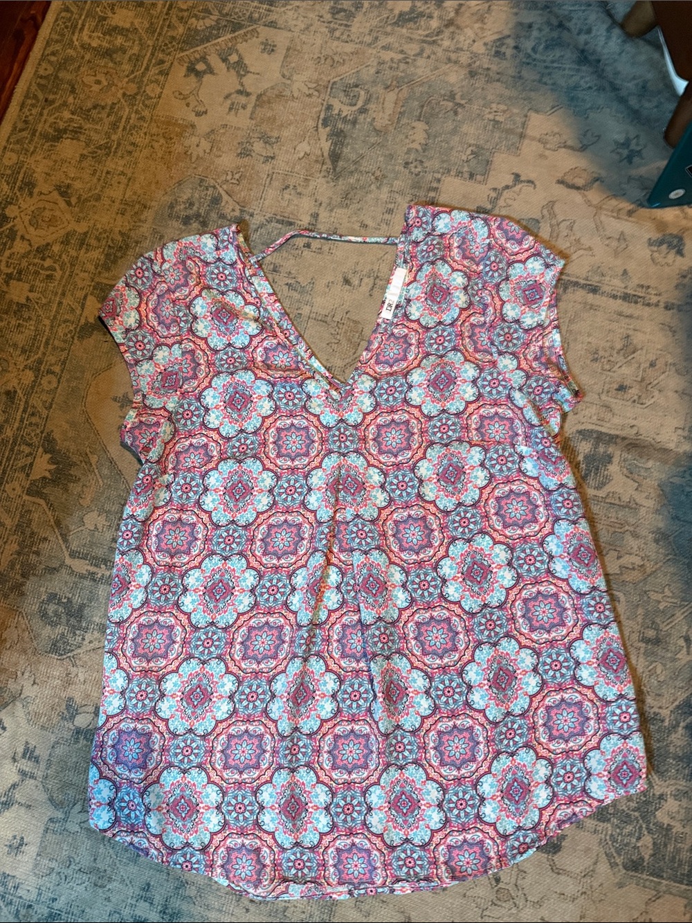 DR2 Pink & Blue Medallion V-Neck Cap Sleeve Top